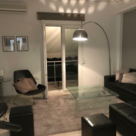Renovated Minimal Apartment Next To Metro Athens Luaran gambar