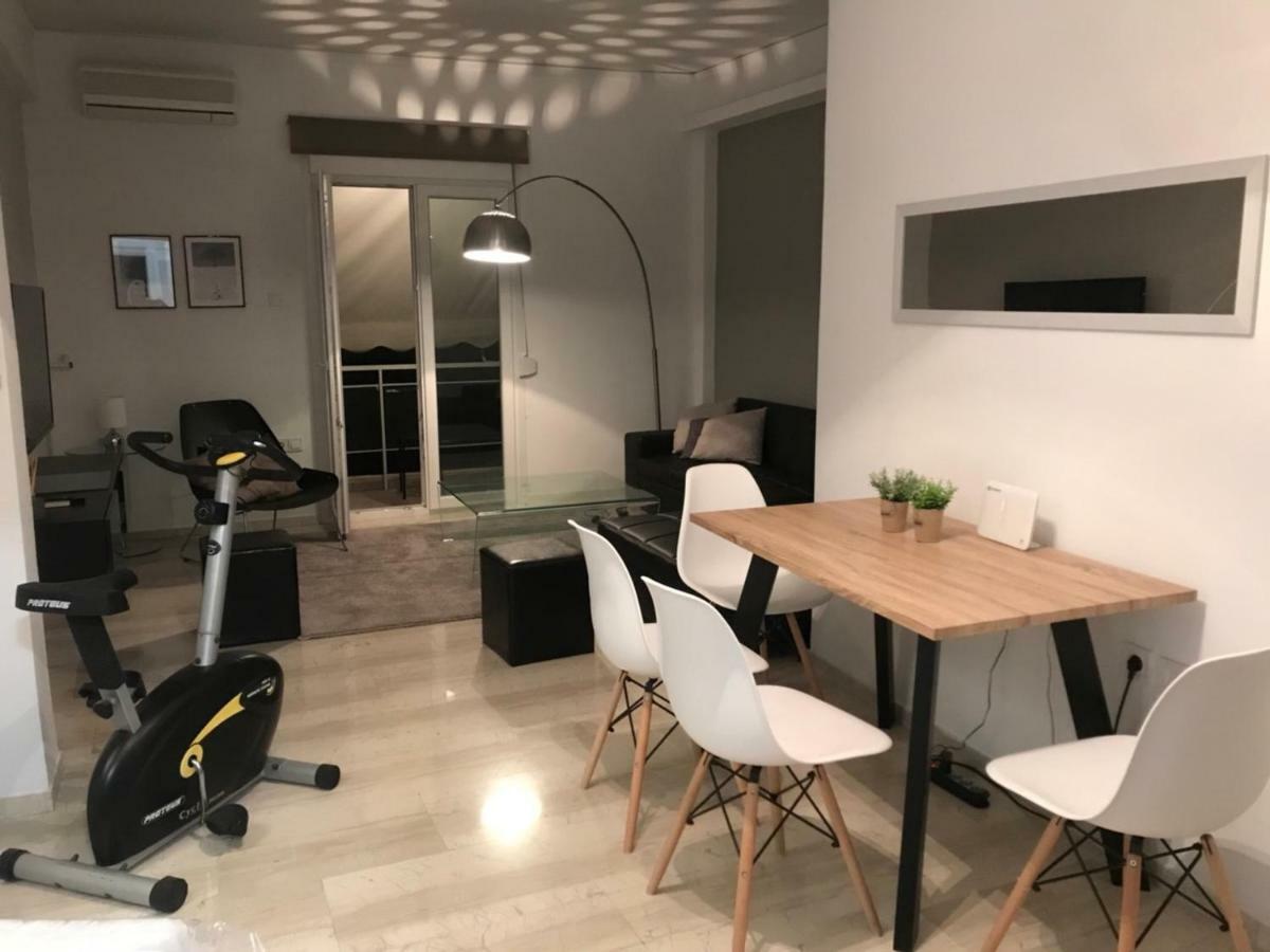Renovated Minimal Apartment Next To Metro Athens Luaran gambar