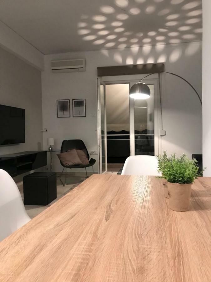 Renovated Minimal Apartment Next To Metro Athens Luaran gambar