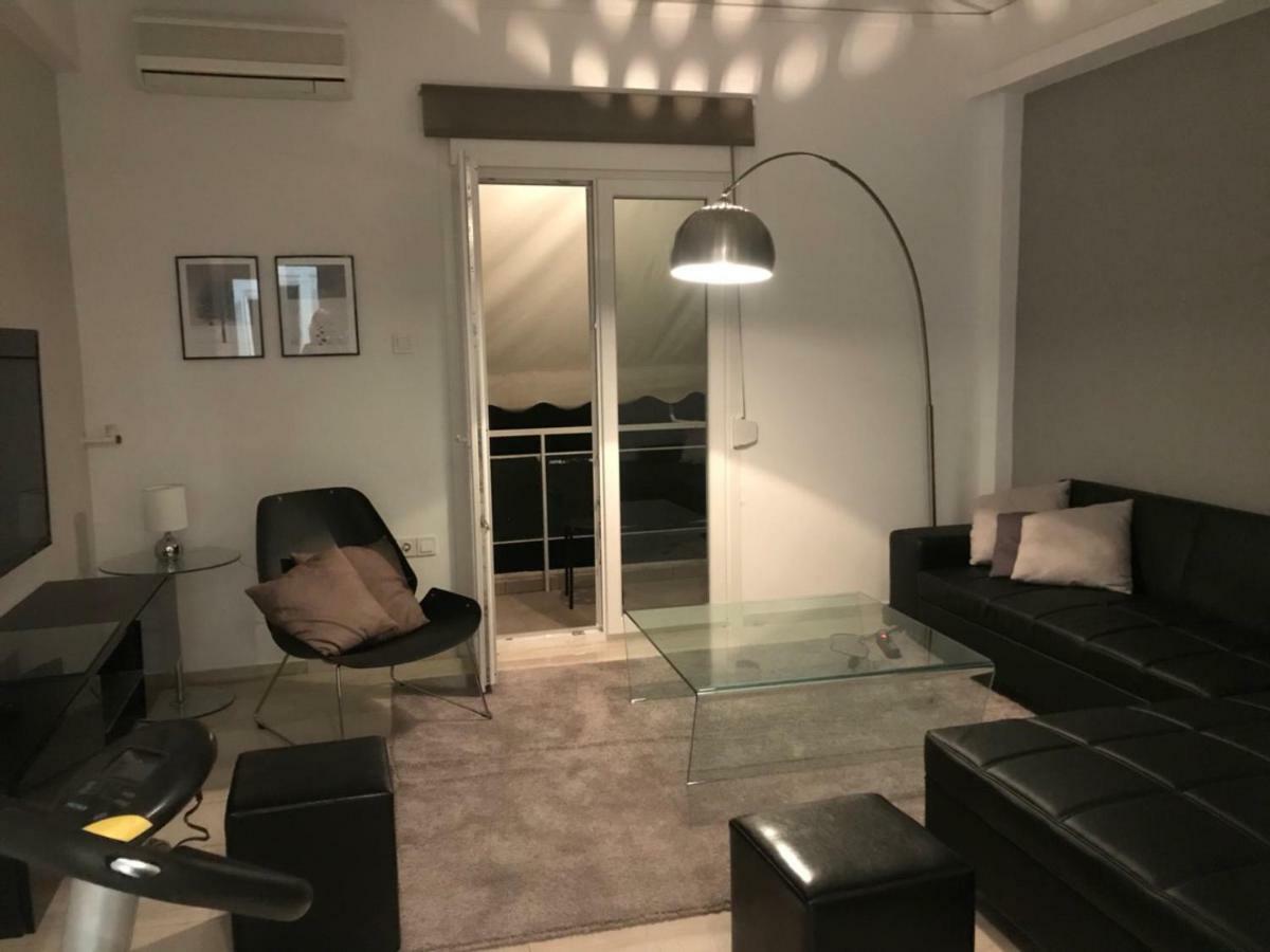Renovated Minimal Apartment Next To Metro Athens Luaran gambar