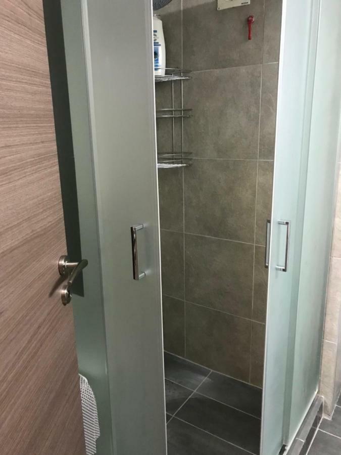 Renovated Minimal Apartment Next To Metro Athens Luaran gambar